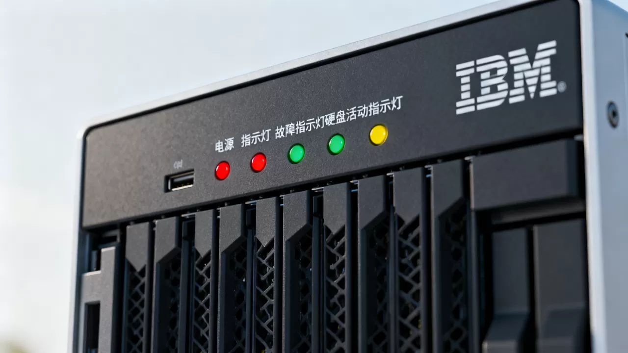 IBM服务器有哪些指示灯?,服务器指示灯亮红灯怎么回事 IBM服务器有哪些指示灯?,服务器指示灯亮红灯怎么回事