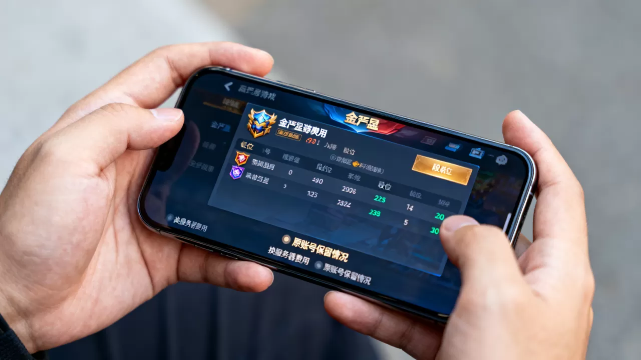 金铲铲换服务器要多少钱,原账号和段位还在吗? 金铲铲换服务器要多少钱,原账号和段位还在吗?